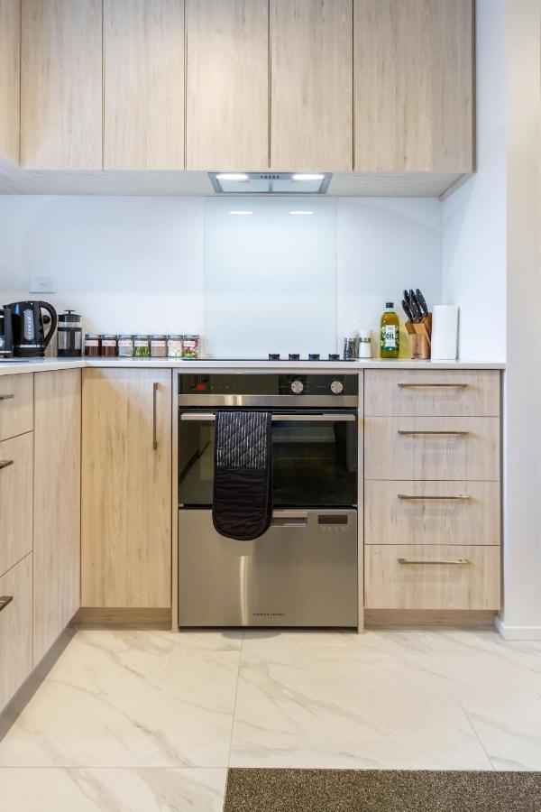 In The Heart Of It All: 2 Bed Cbd Townhouse Крайстчърч Екстериор снимка